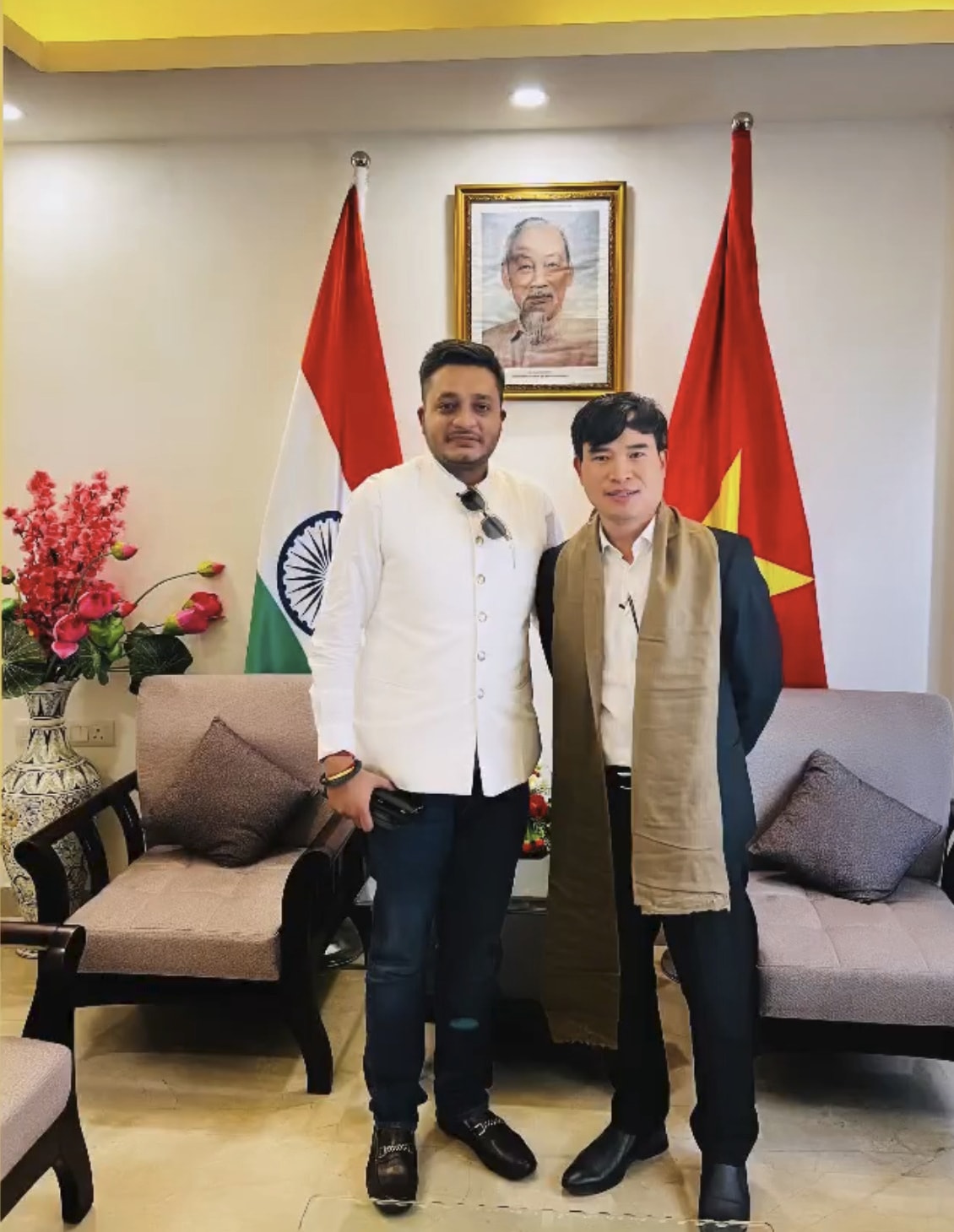 Nitish Jindal with Mr Bui Trung Thuong during an India-Viet Nam trade engagement