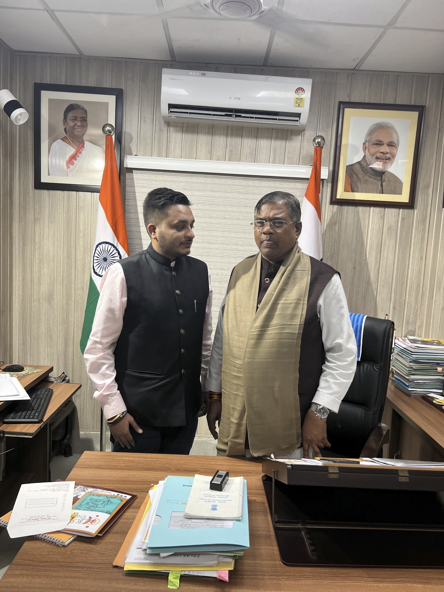 Nitish Jindal with Member of Parliament and former Union Minister of State Shri Faggan Singh Kulaste during an office meeting