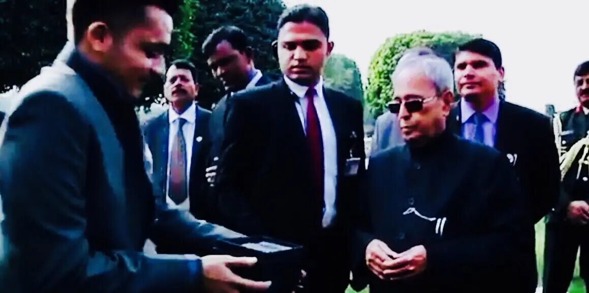 Nitish Jindal with President of India Shri Pranab Mukherjee on the lawns of Rashtrapati Bhavan